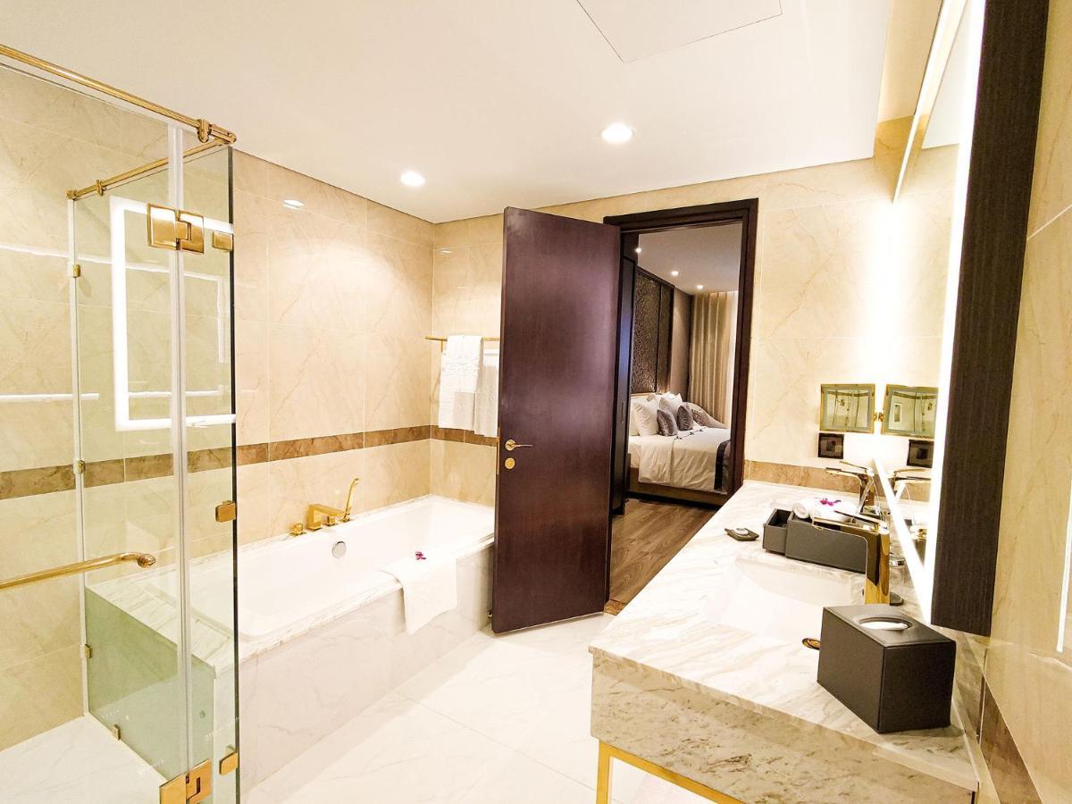 Diamond Stars Ben Tre Hotel Kültér fotó Bathroom