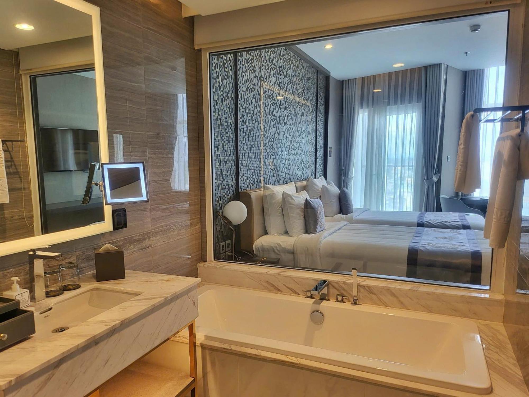 Diamond Stars Ben Tre Hotel Kültér fotó Bathroom